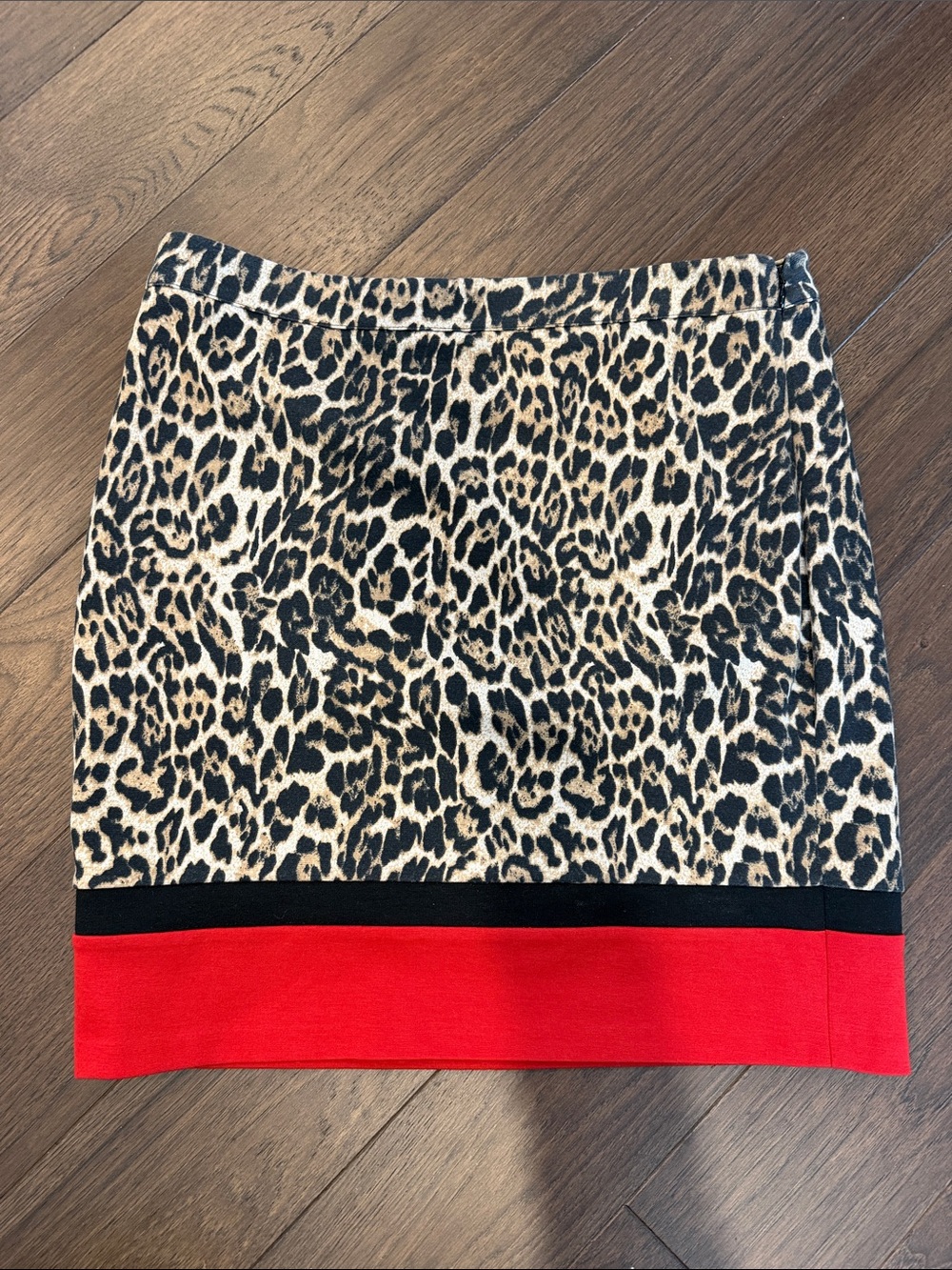Rafaella Leopard Print Mini Skirt with Black & Red Trim Size 10 Petite - C62-002